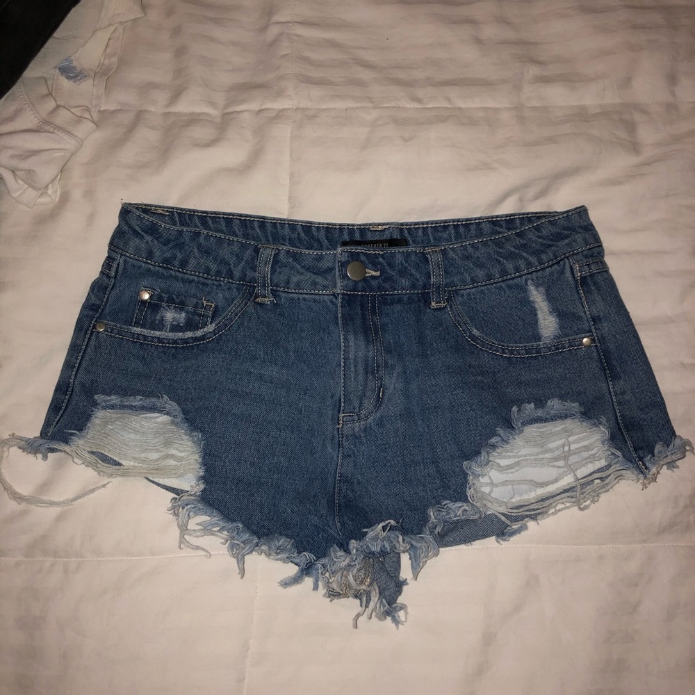 Forever 21 ripped jean shorts, size M